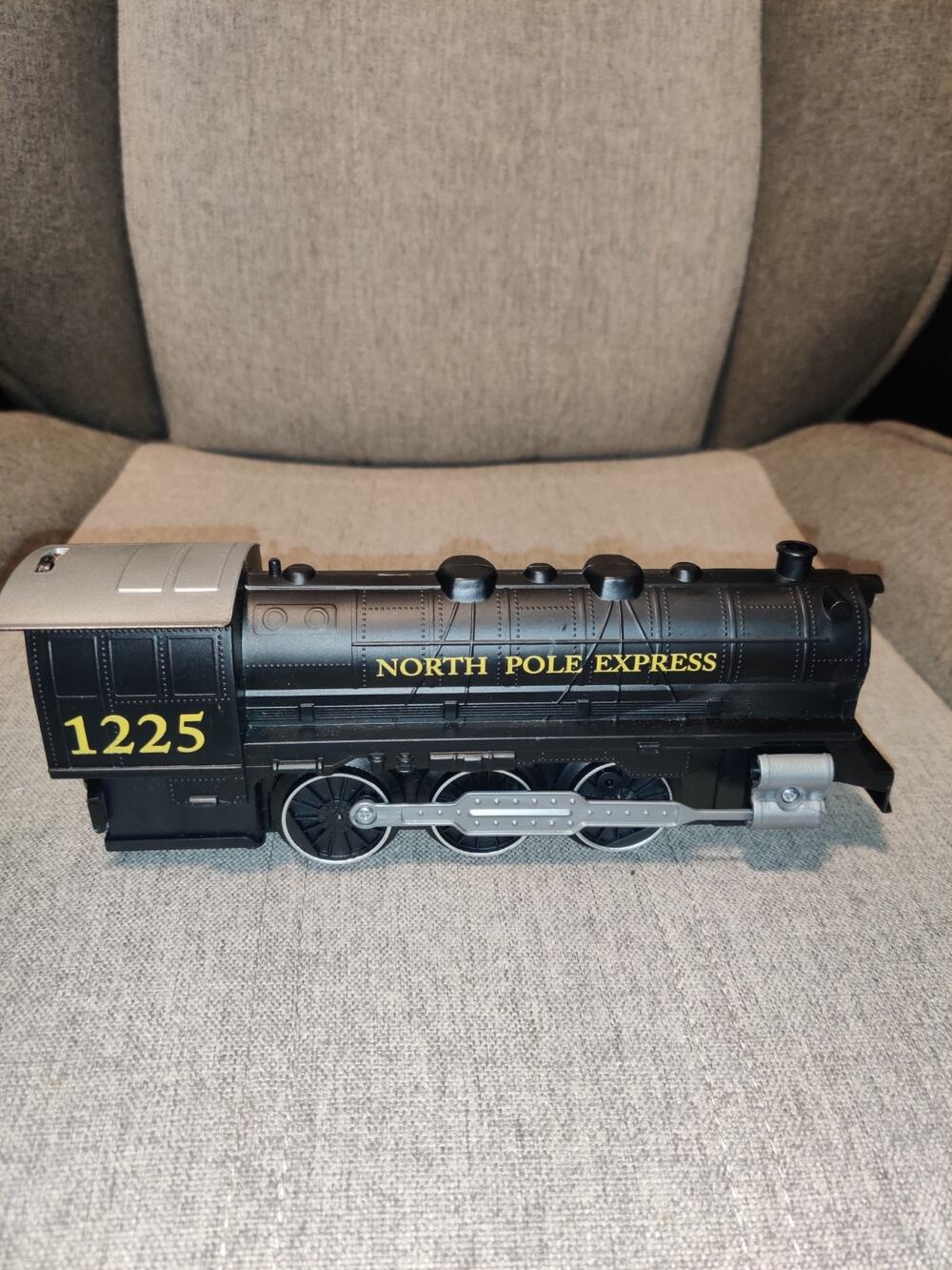 NORTH POLE EXPRESS Locomotive Train Engine 1225 Christmas Toy Set UNTESTED